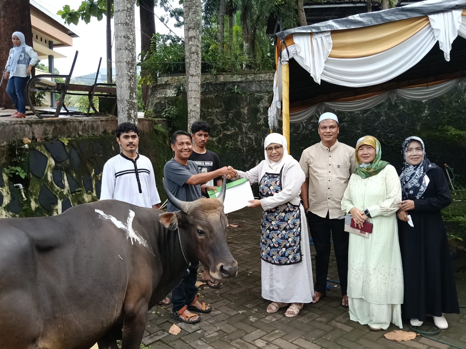 Fakultas Pertanian UNKHAIR Tebar Kepedulian di Hari Qurban