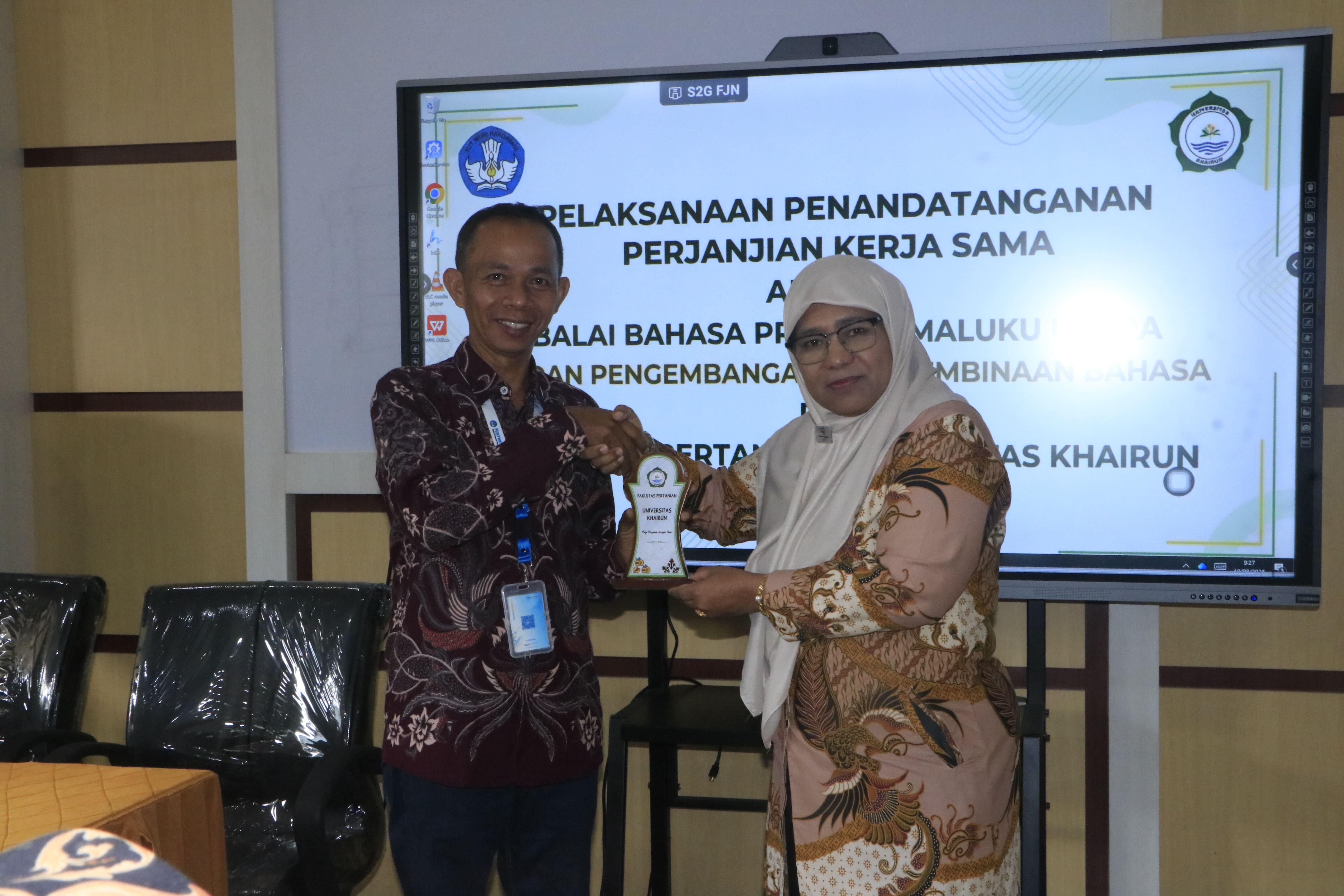 Bangun Kolaborasi Lintas Institusi, Faperta Unkhair dan Balai Bahasa Maluku Utara Tandatangani Kerja Sama